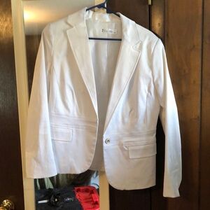 7th Avenue design studio/ NY&Company white blazer. Size 12